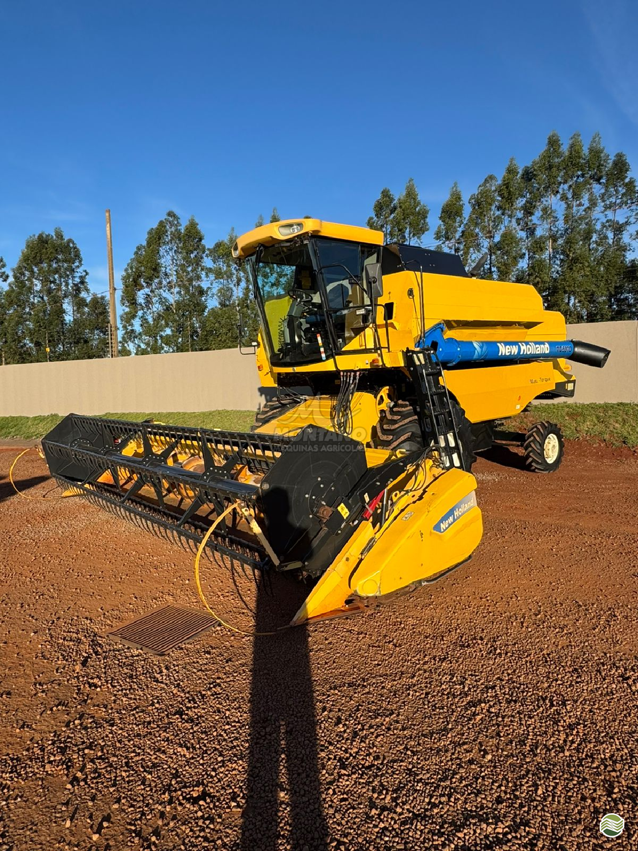 COLHEITADEIRA NEW HOLLAND TC 5090 Montano Máquinas Agrícolas LAGOA VERMELHA RIO GRANDE DO SUL RS